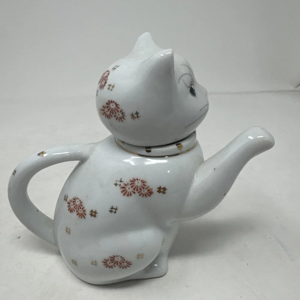 Tea Pot Vintage Chinese Lucky Cat  Ceramic White Red Floral Print  5.5